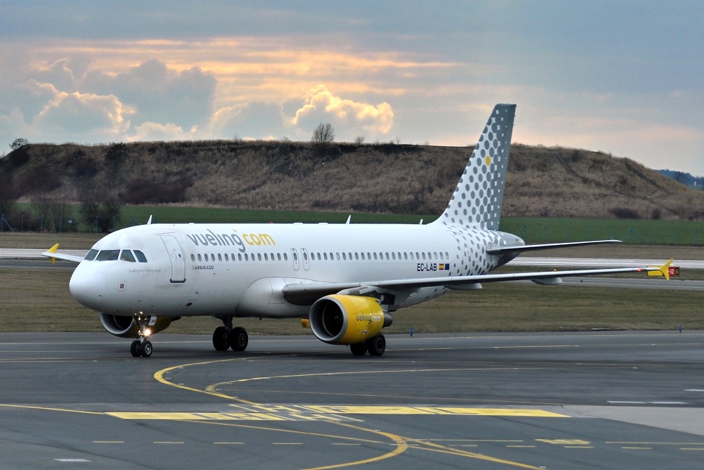 Airbus A320-214, Vueling Airlines, EC-LAB, 7.3.2016